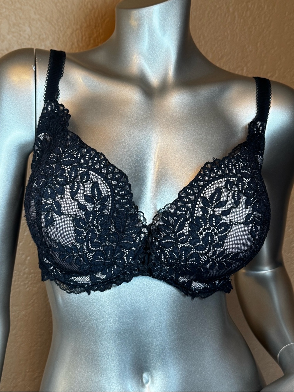 La Vie En Rose Black Lace Overlay Bra. Size 36 DD